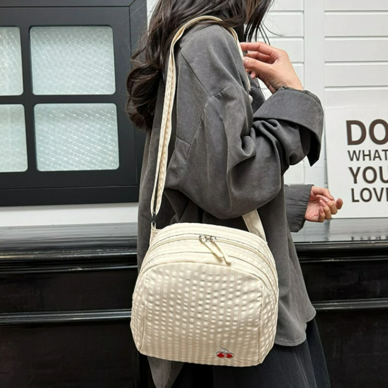 Interior Design Korean Style - Borsa a Tracolla Ricamata Stile Coreano