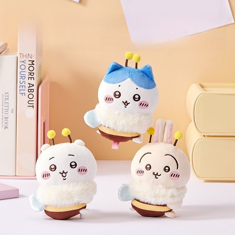 Interior Design Mockup - Serie Bee: Bambola di Peluche Carina