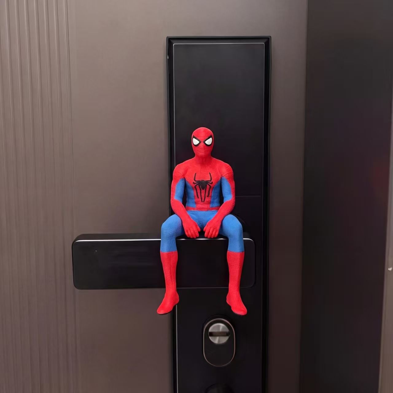 Spider-Man Deadpool in Posizio - Interior Design Mockup recensione e prezzo